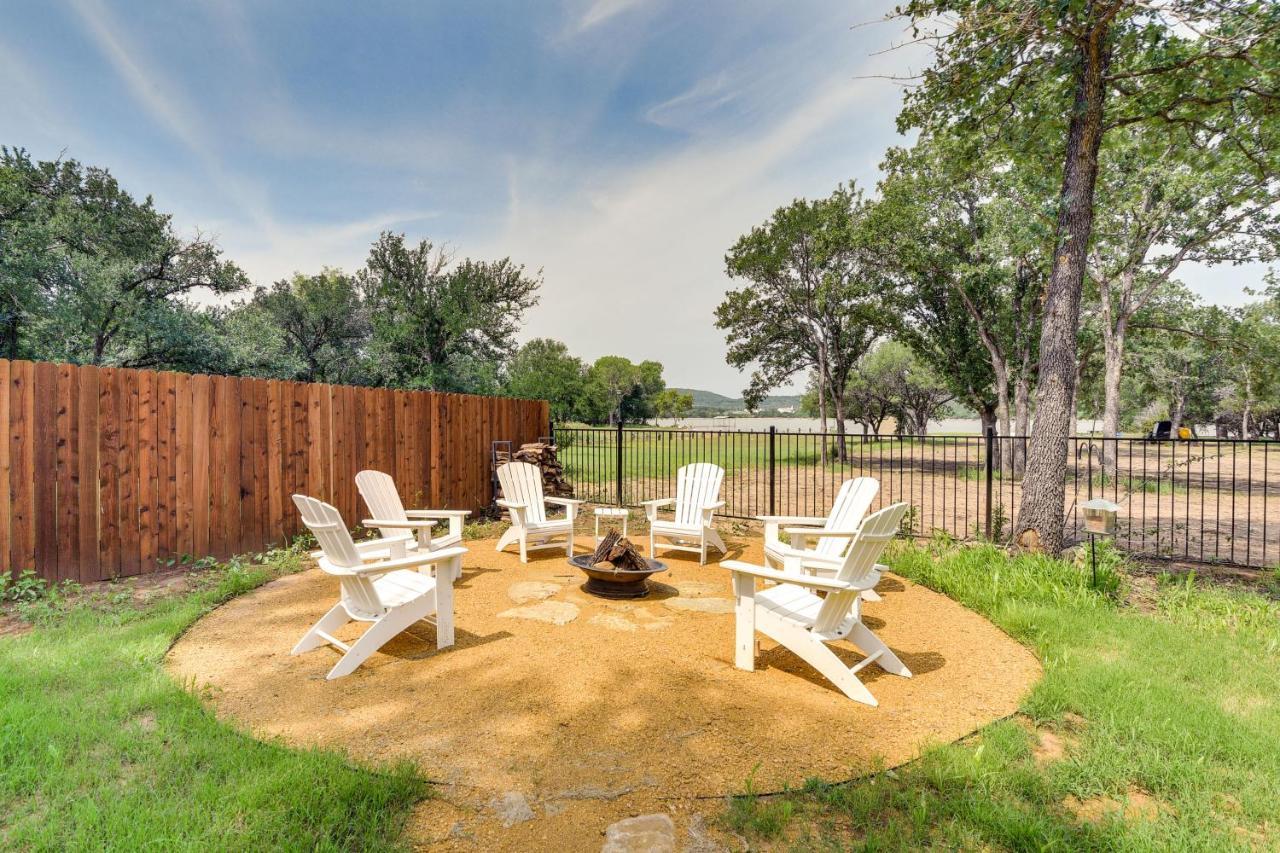 Gorgeous Palo Pinto Home With Private Hot Tub! Exterior photo